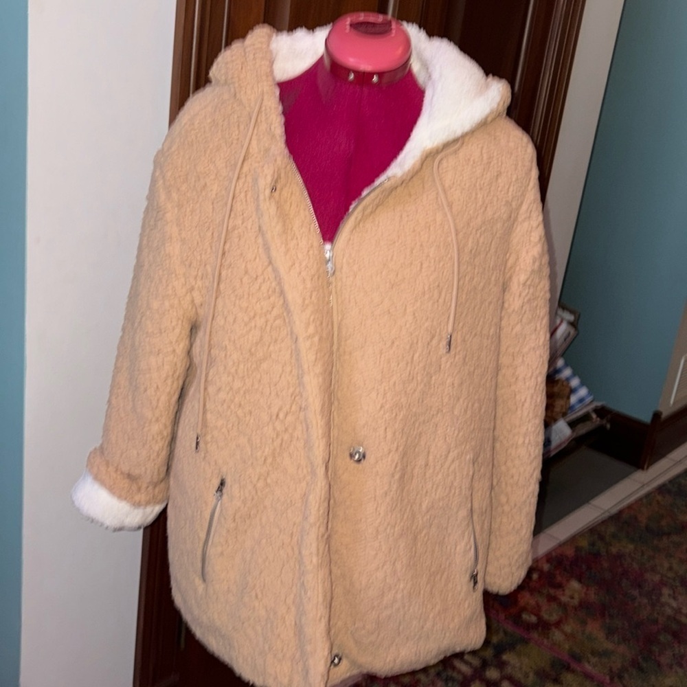 C&C California  Sherpa jacket  coat / faux fur lining  tan / white lining Size M